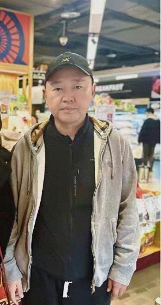 银川股票配资 孔令辉四川露面胖成大叔，50岁未婚未育，竞聘教练惹全网期盼